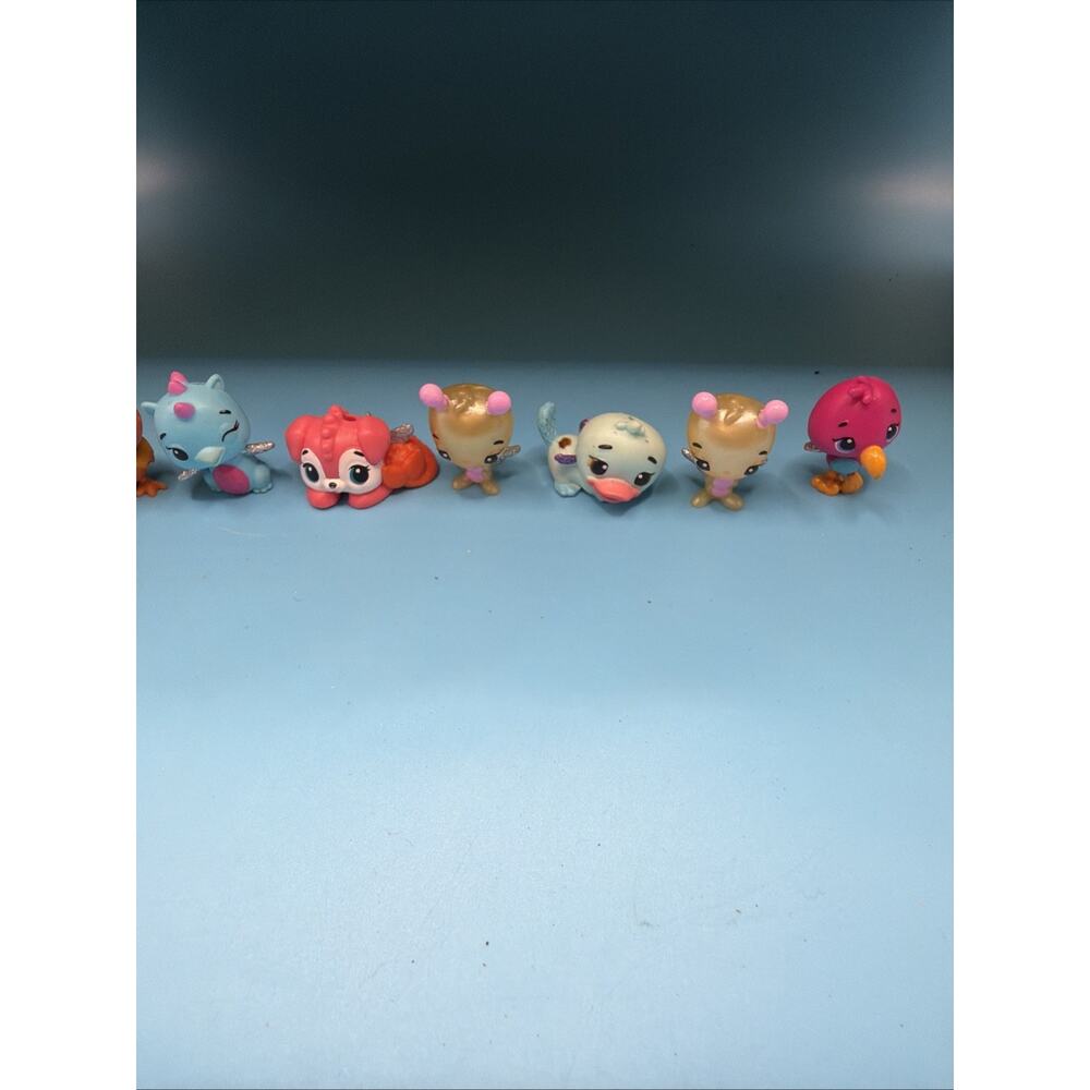 Hatchimals Colleggtibles 33 Collectible Mini Figures Glitter Wings Animals - Picture 9 of 12